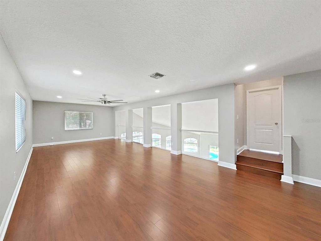 Empty room, Interior, Recessed Lighting, Wood Texture Flooring