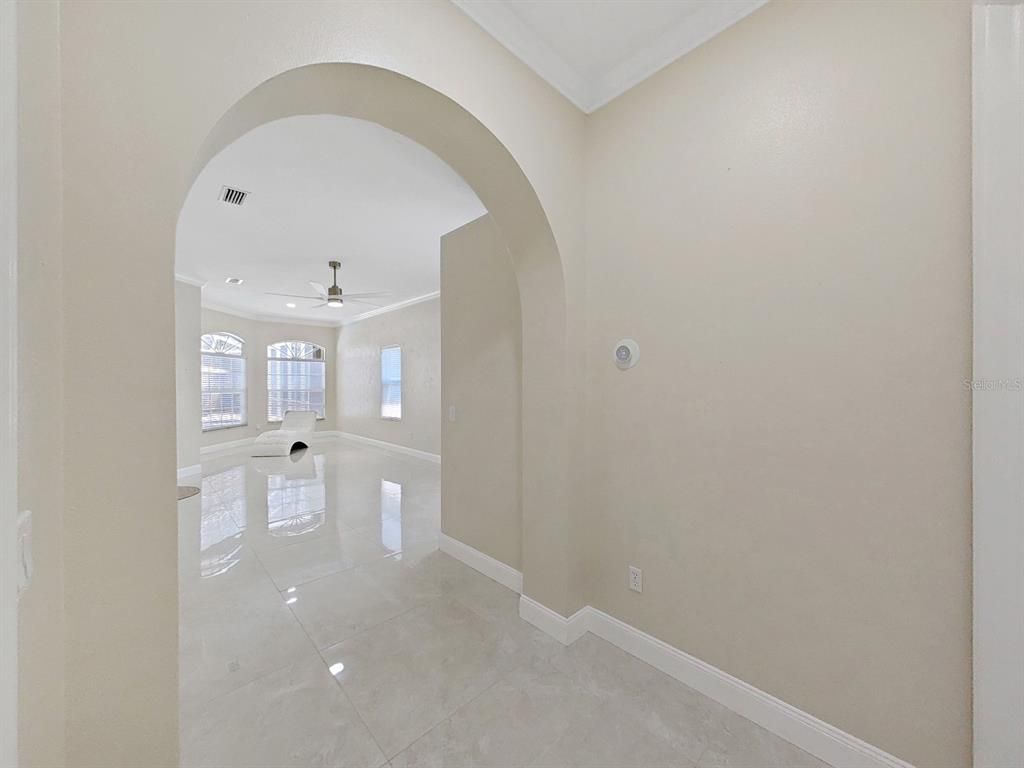 Empty room, Interior, Recessed Lighting
