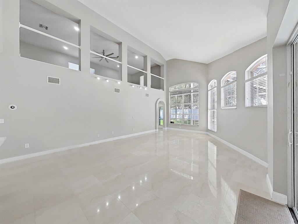 Empty room, Interior, Recessed Lighting