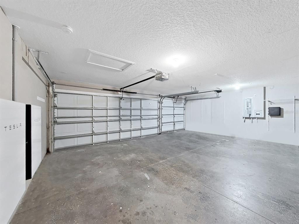 Garage, Interior