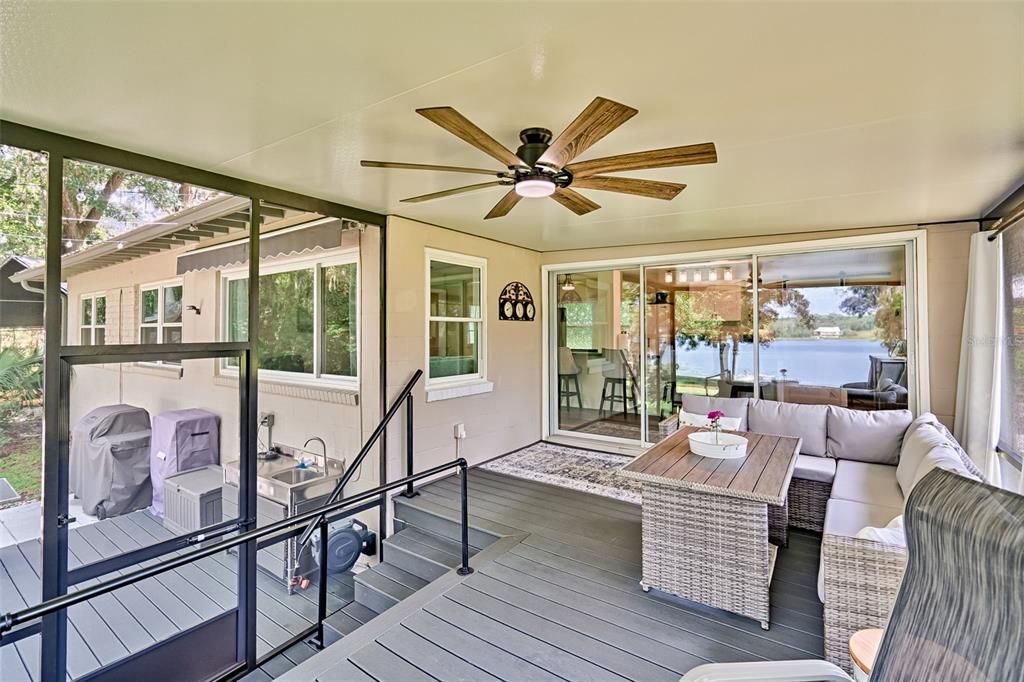 Interior, Living room, Sun Room, Water, Wood Texture Flooring