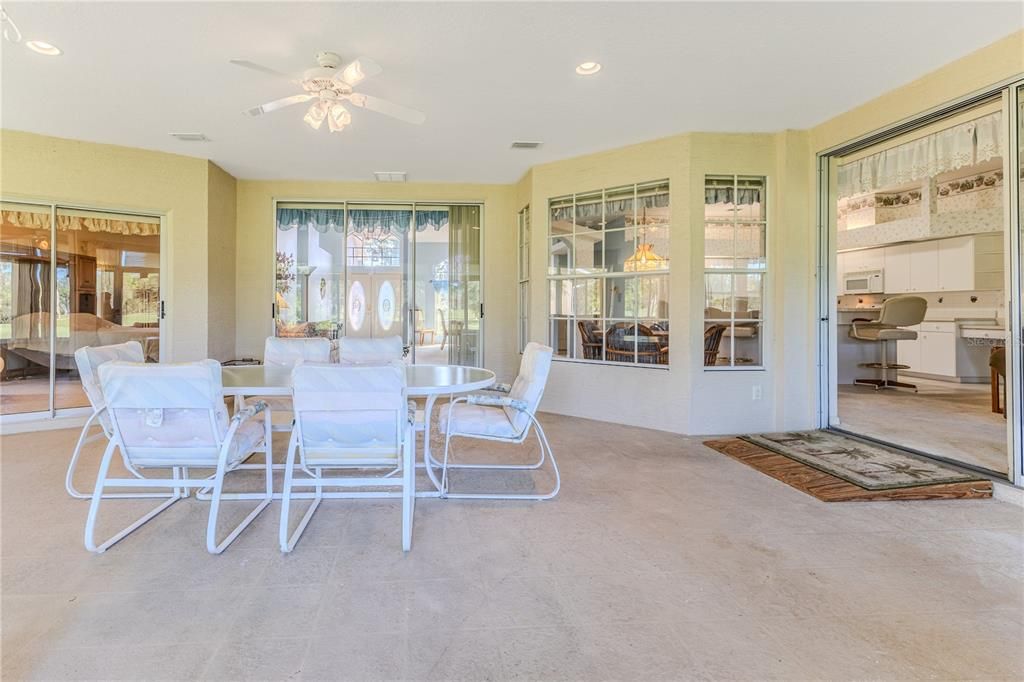 Dining room, Interior, Recessed Lighting