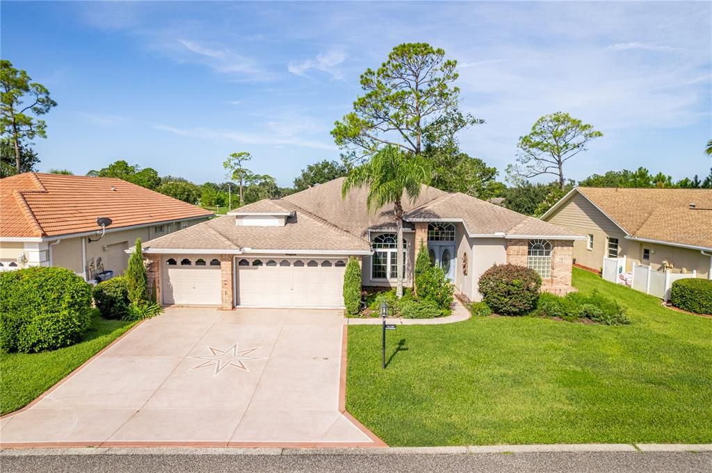 Attached, Exterior, Facade, Ranch