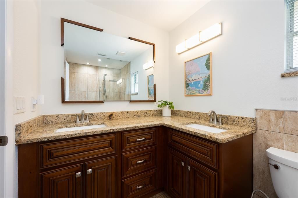 Bathroom, Dual Sink Vanities, Interior, Recessed Lighting
