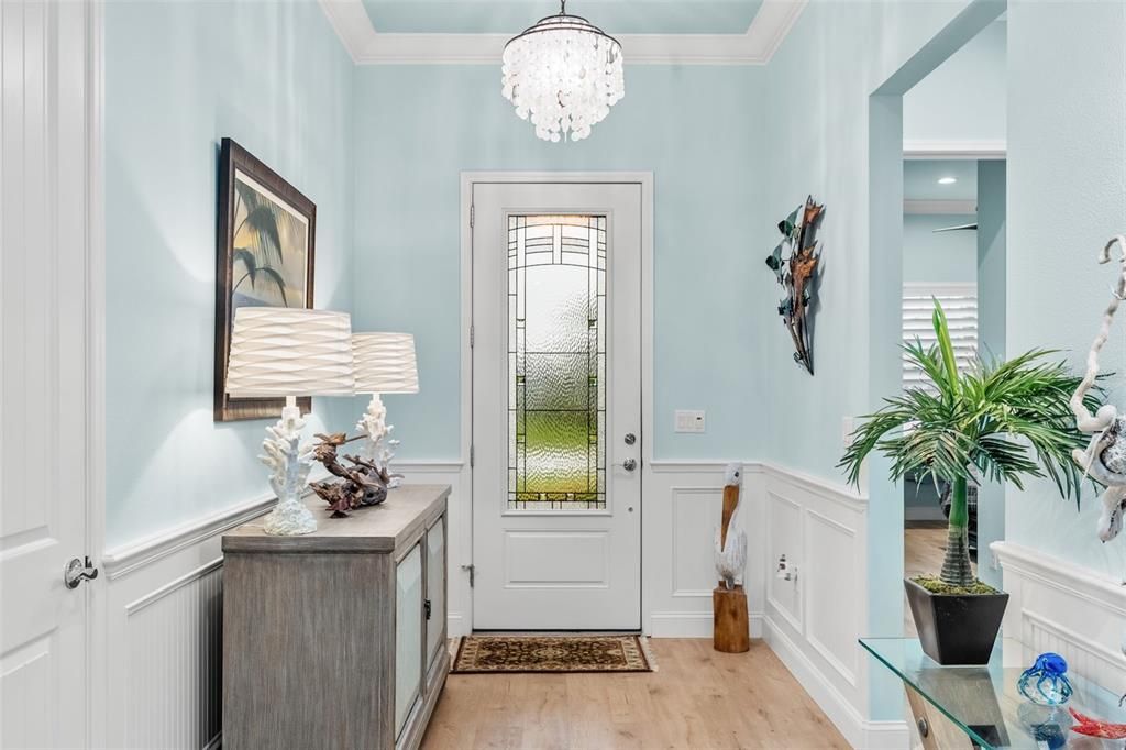 Chandelier, Interior, Wood Texture Flooring