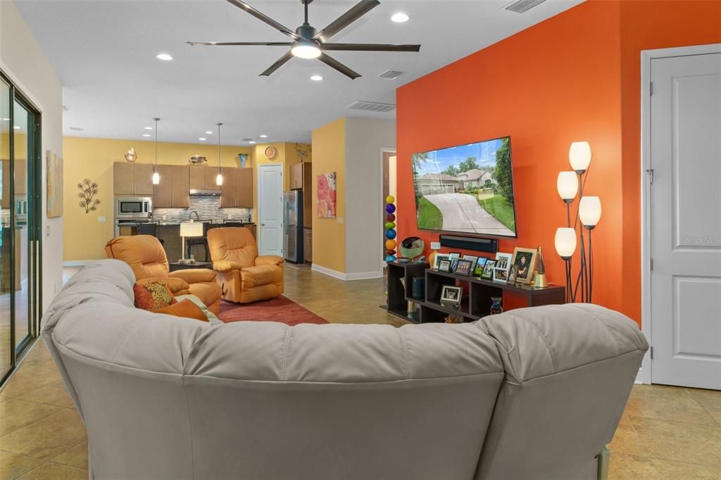 Interior, Kitchen, Living room, Pendant Lights, Recessed Lighting, Stainless Steel Appliances