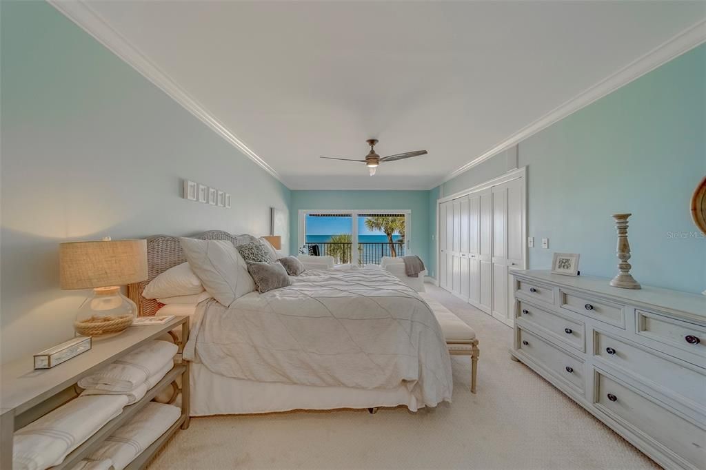 Bedroom, Interior, Water