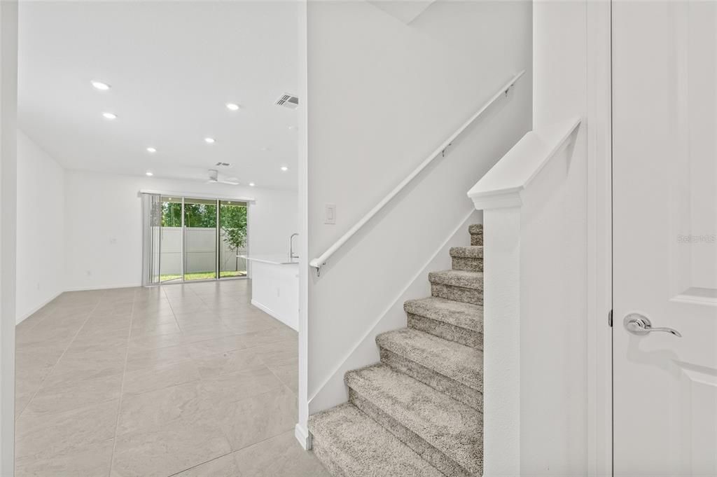 Empty room, Interior, Recessed Lighting