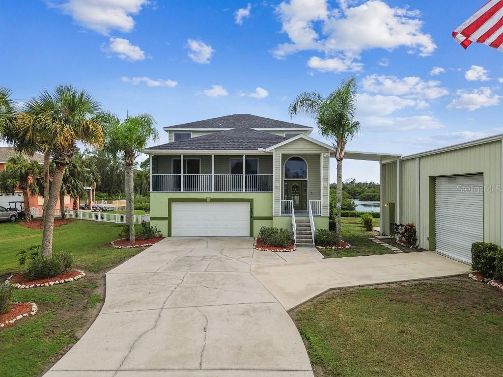 Attached, Backyard, Exterior, Facade, Split Level
