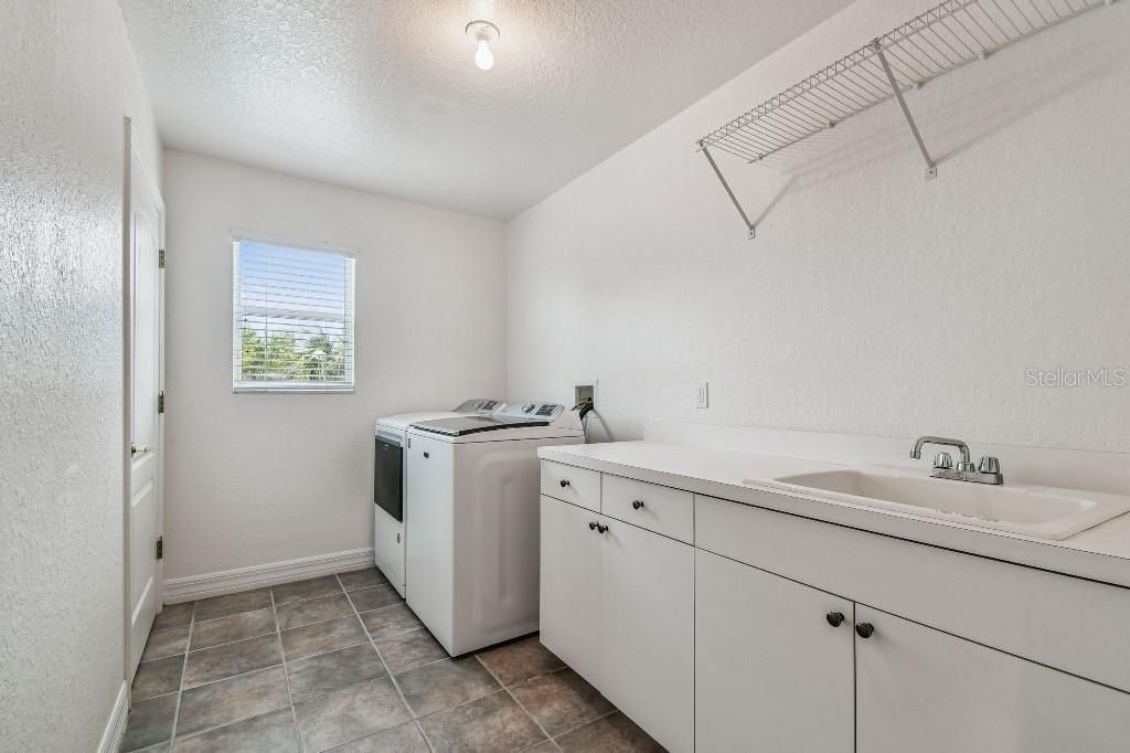 Interior, Washer