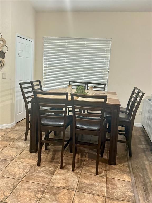 Dining room, Interior