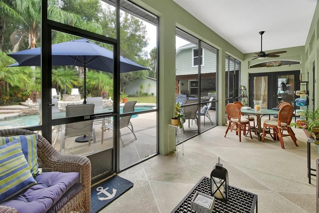 Dining room, Interior, Sun Room, Water