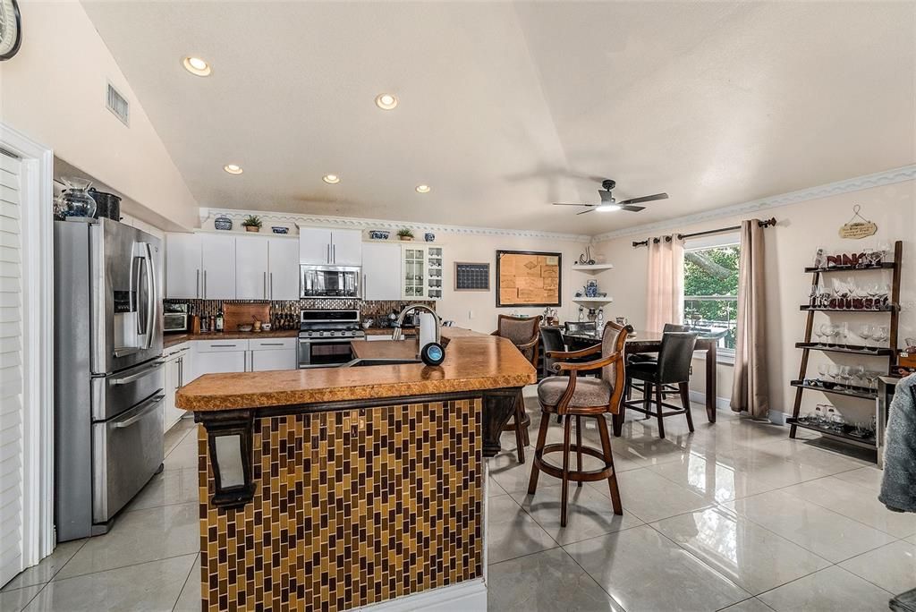 Dining room, Interior, Kitchen, Recessed Lighting, Stainless Steel Appliances