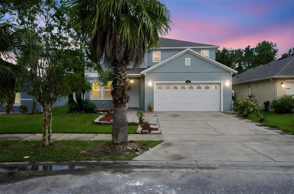 Attached, Exterior, Facade, Ranch