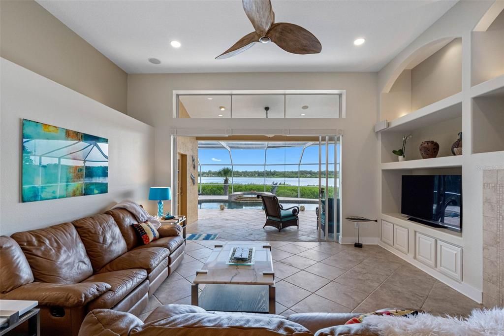 Interior, Living room, Recessed Lighting, Water