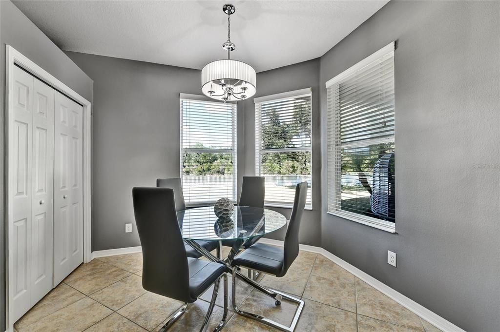 Chandelier, Dining room, Interior, Pendant Lights