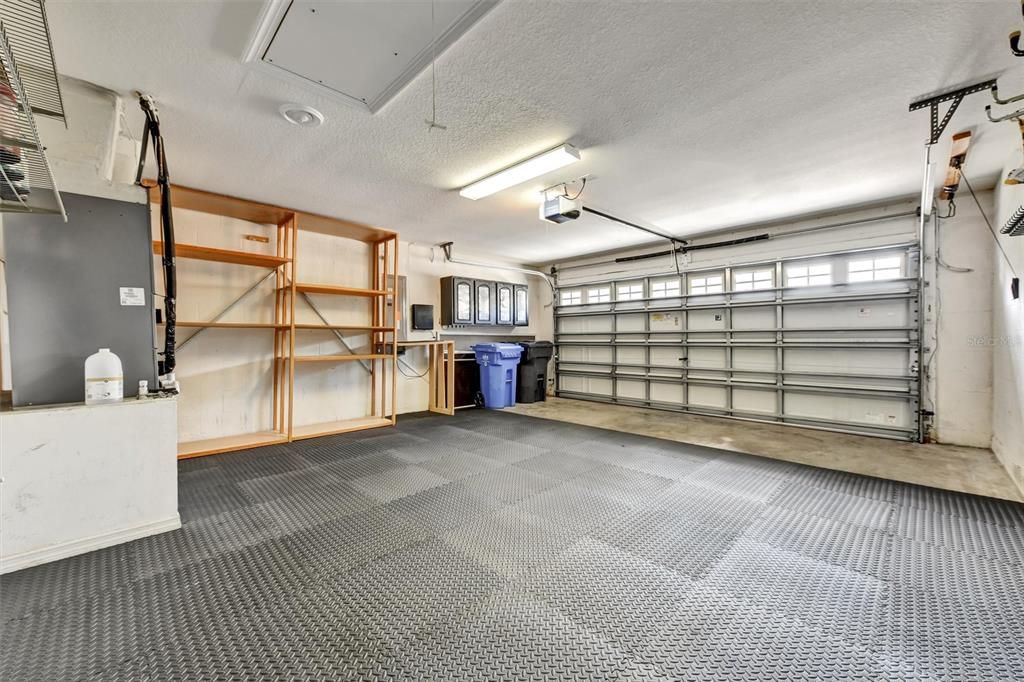 Garage, Interior