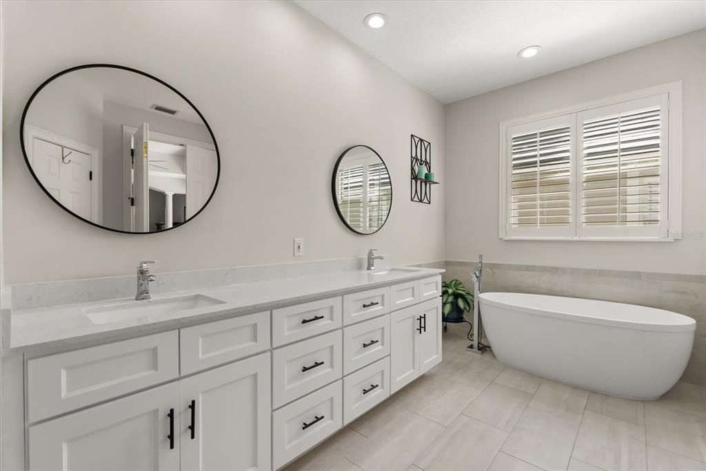 Bathroom, Dual Sink Vanities, Free Standing Baths, Interior, Recessed Lighting