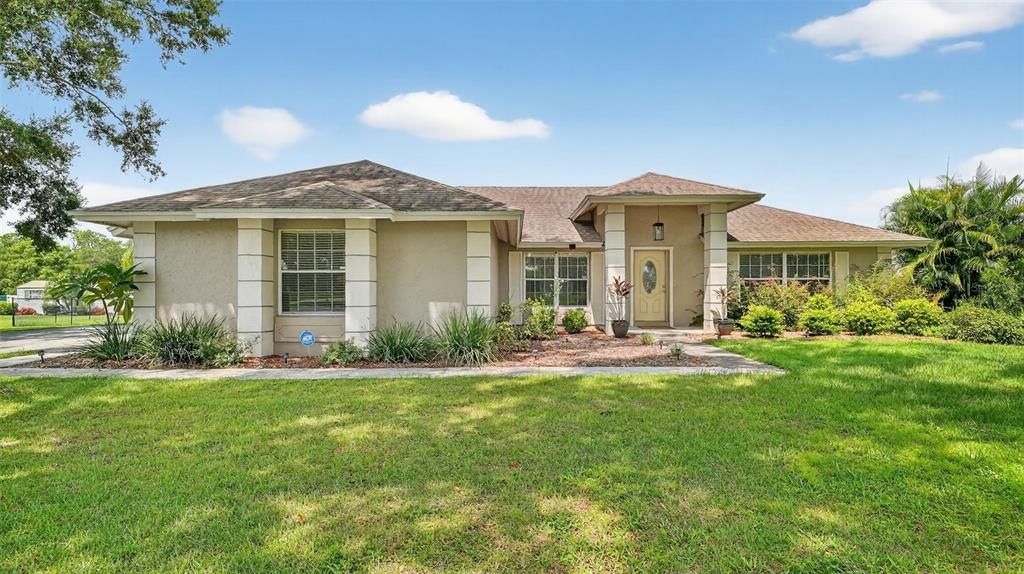 Backyard, Exterior, Facade, Ranch
