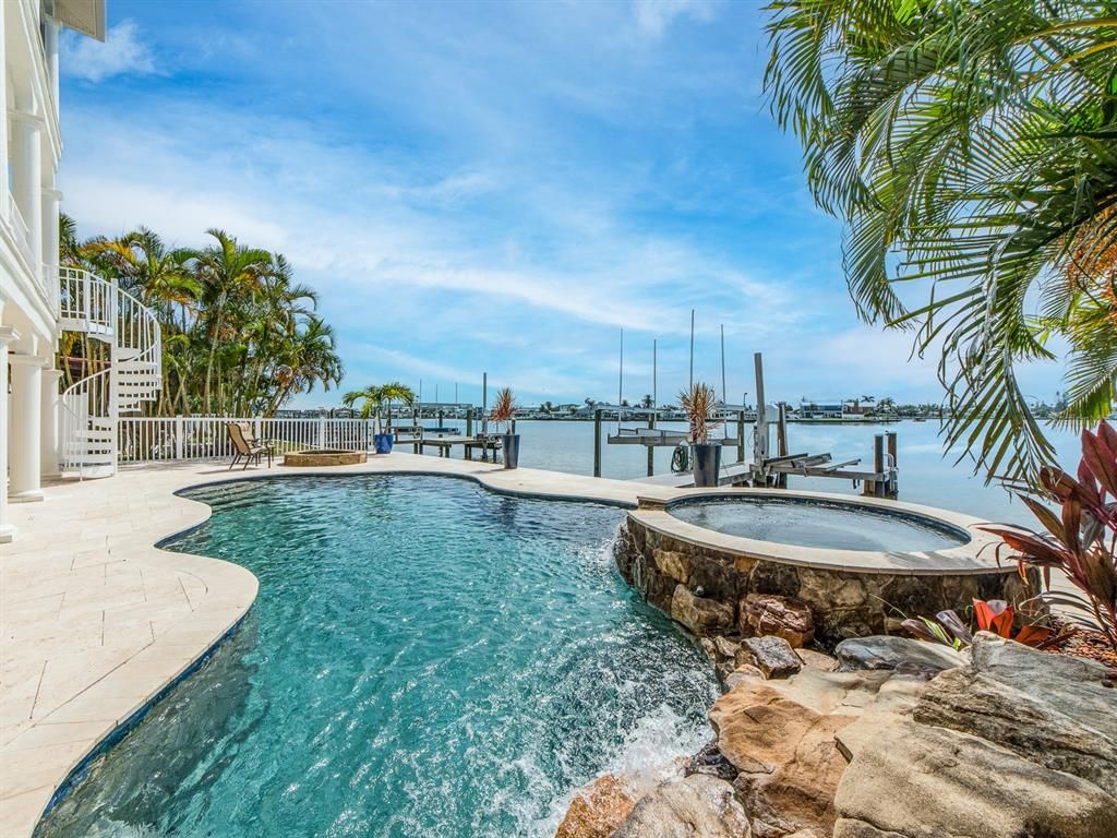 Exterior, Pool, Water