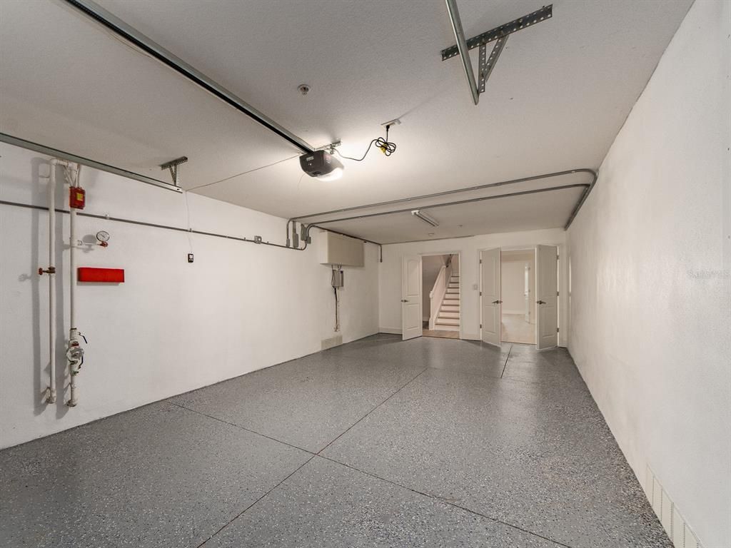 Garage, Interior