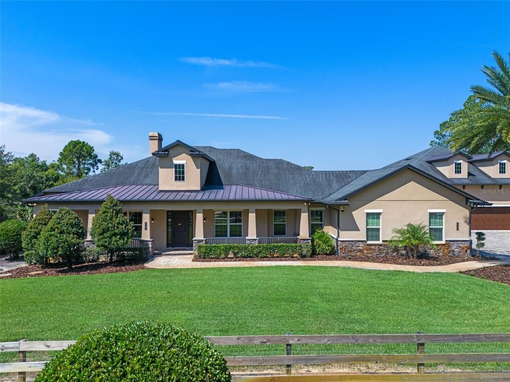 Exterior, Facade, Ranch