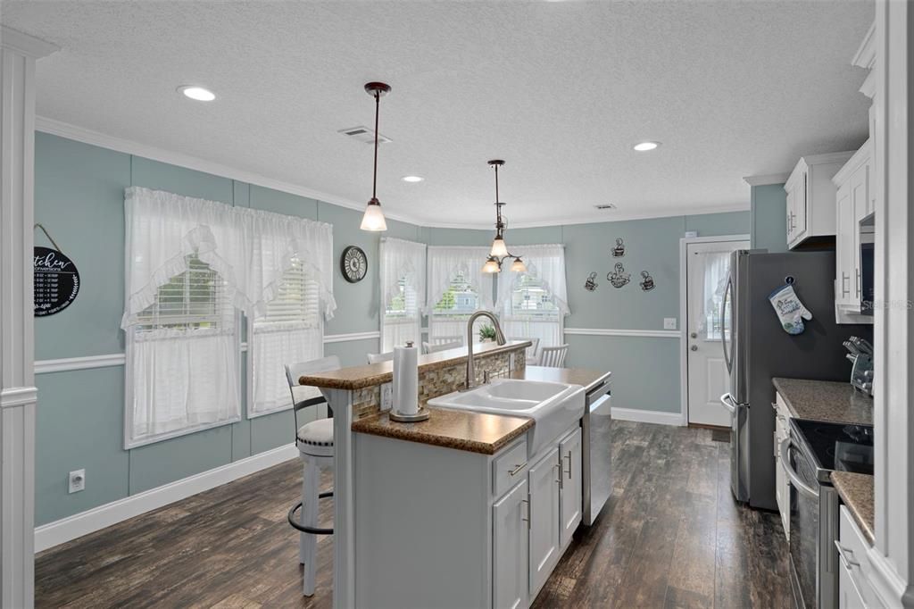Dining room, Interior, Kitchen, Pendant Lights, Recessed Lighting, Wood Texture Flooring