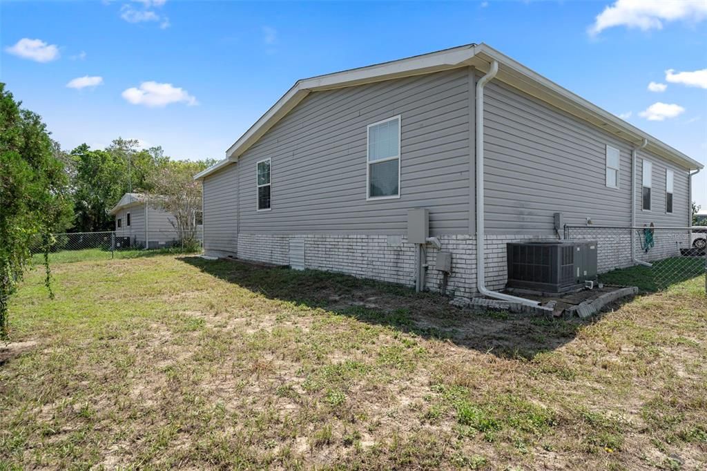 Backyard, Exterior