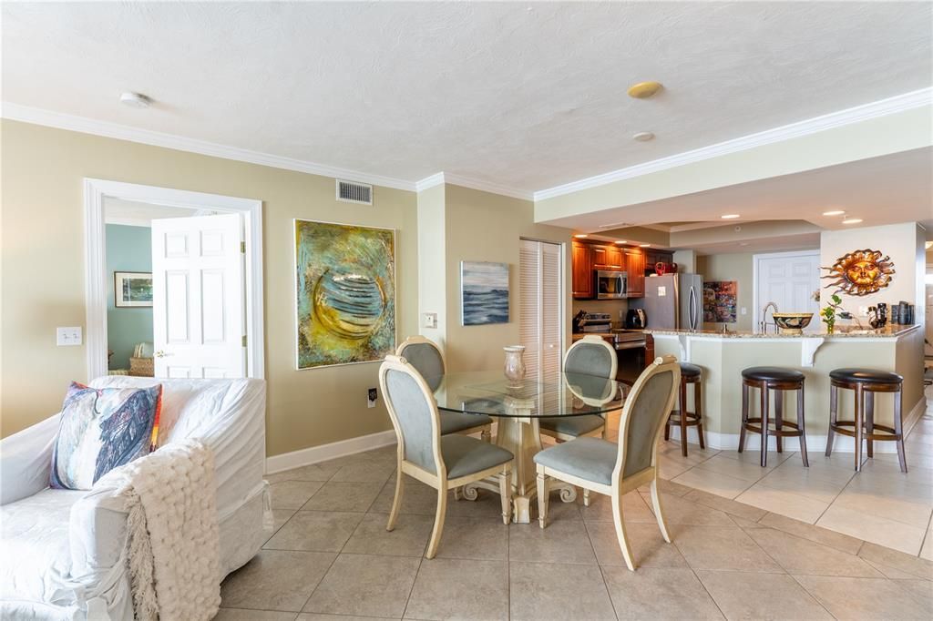 Dining room, Interior, Kitchen, Recessed Lighting