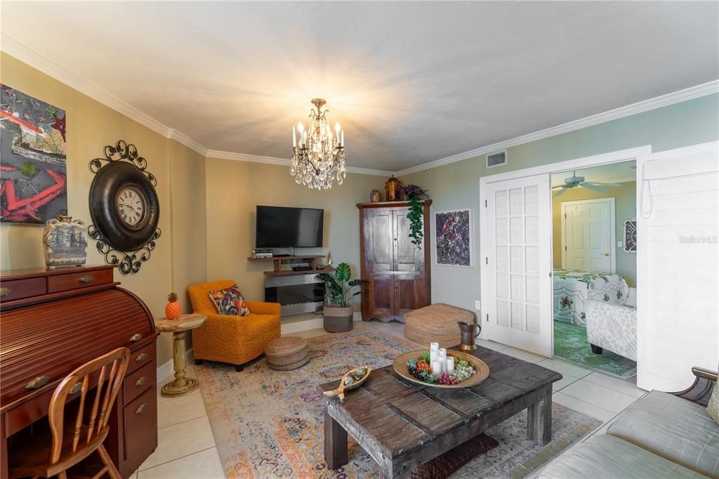 Chandelier, Interior, Living room