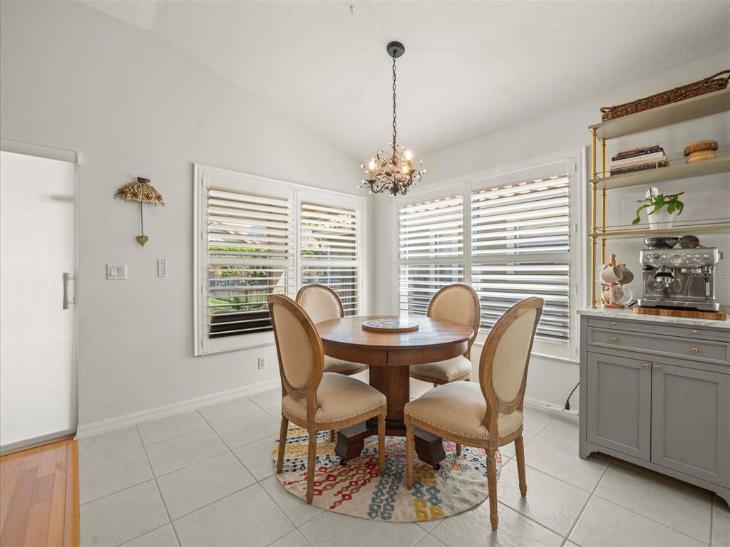 Chandelier, Dining room, Interior