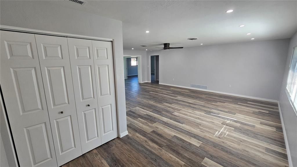 Empty room, Interior, Recessed Lighting, Wood Texture Flooring