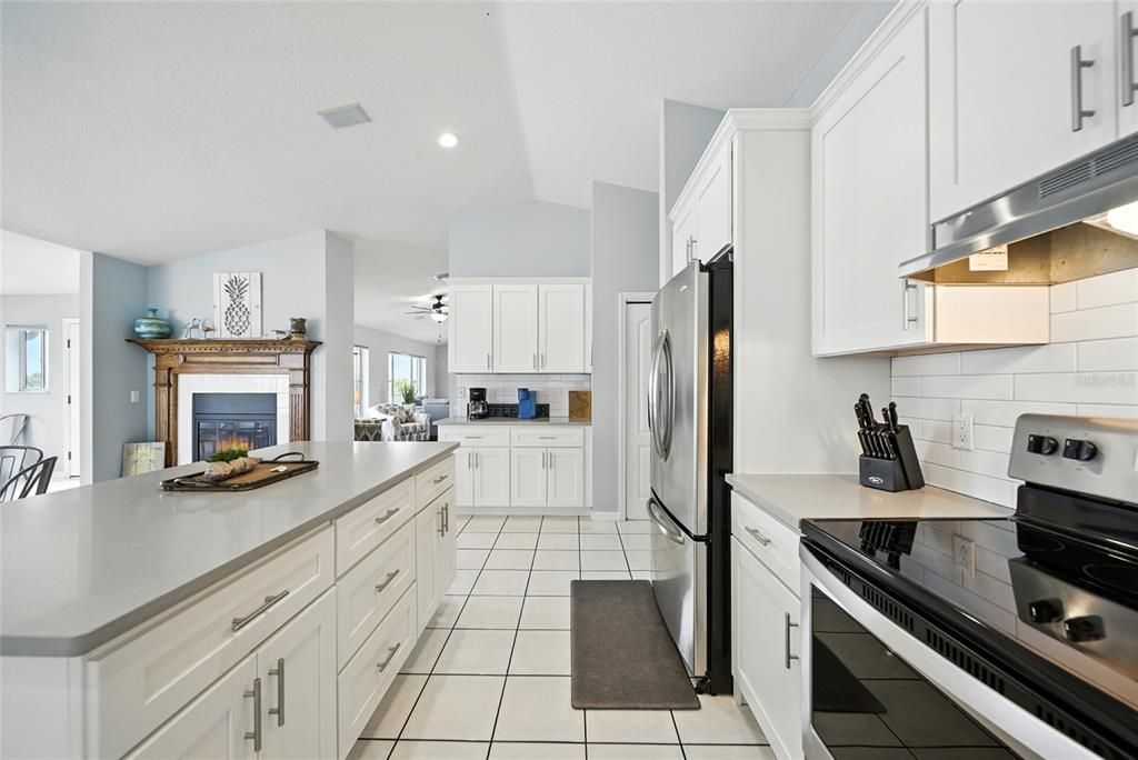 Fireplace, Interior, Kitchen, Recessed Lighting