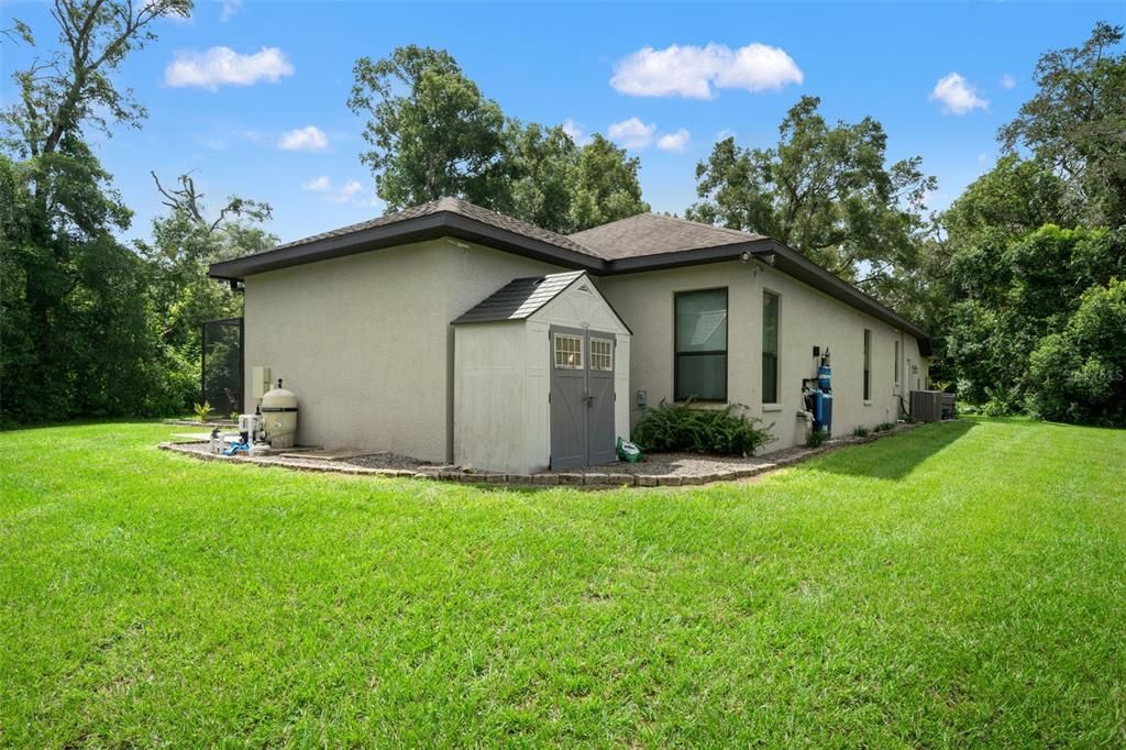 Backyard, Exterior