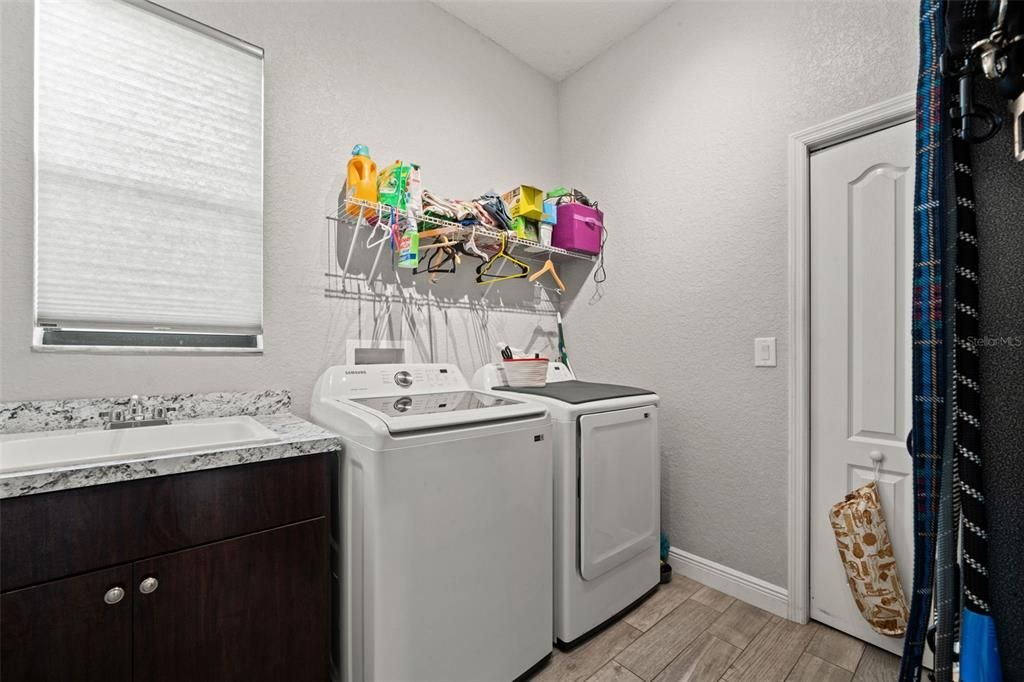 Interior, Washer, Wood Texture Flooring