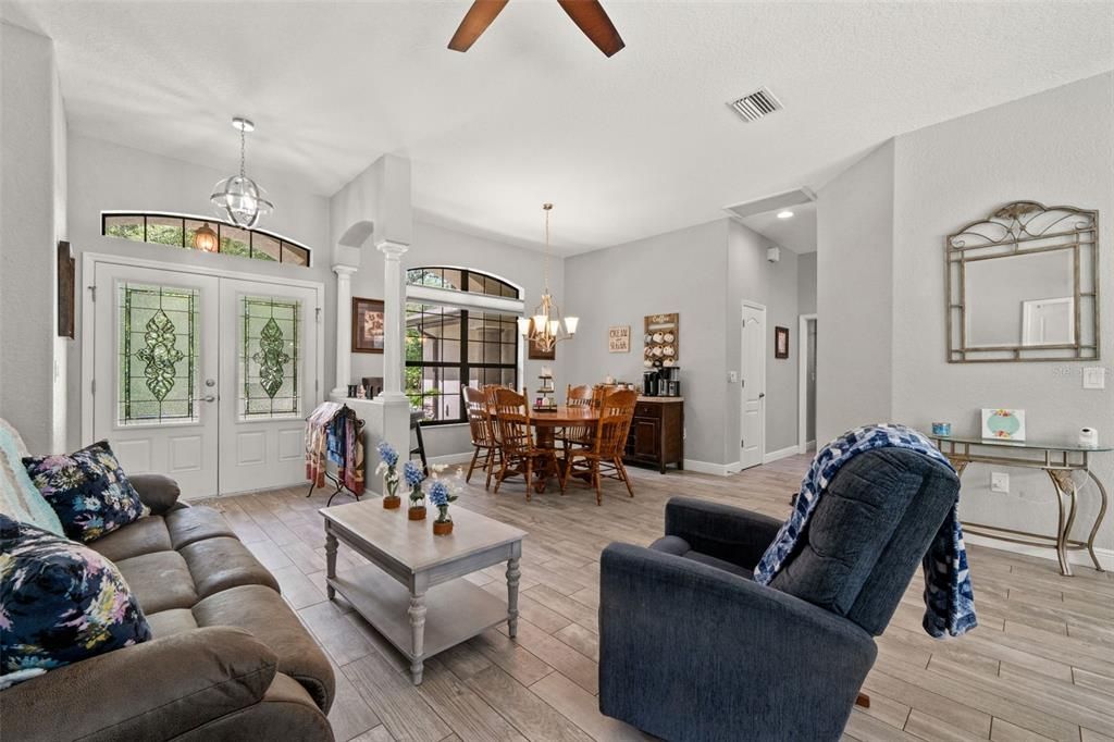 Chandelier, Dining room, Interior, Living room, Pendant Lights, Recessed Lighting, Wood Texture Flooring