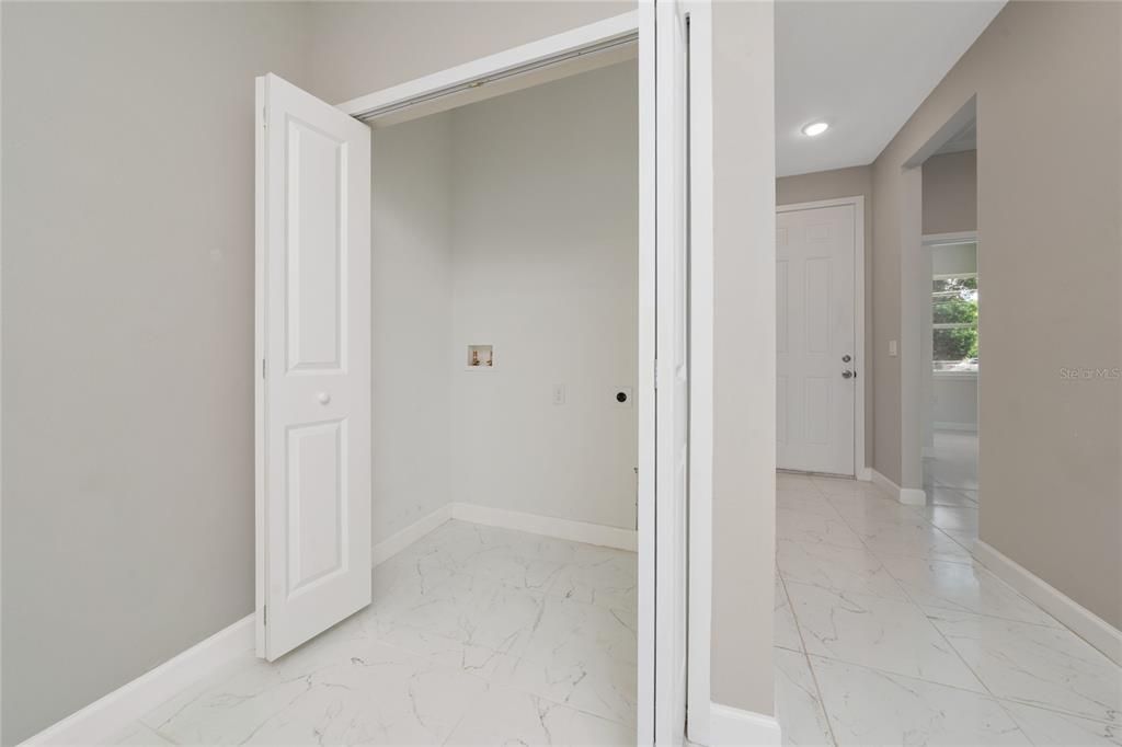 Empty room, Interior, Marble, Recessed Lighting