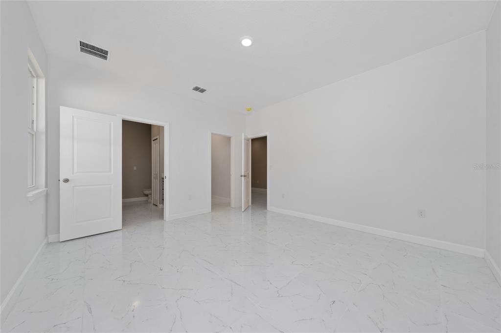 Empty room, Interior, Marble, Recessed Lighting
