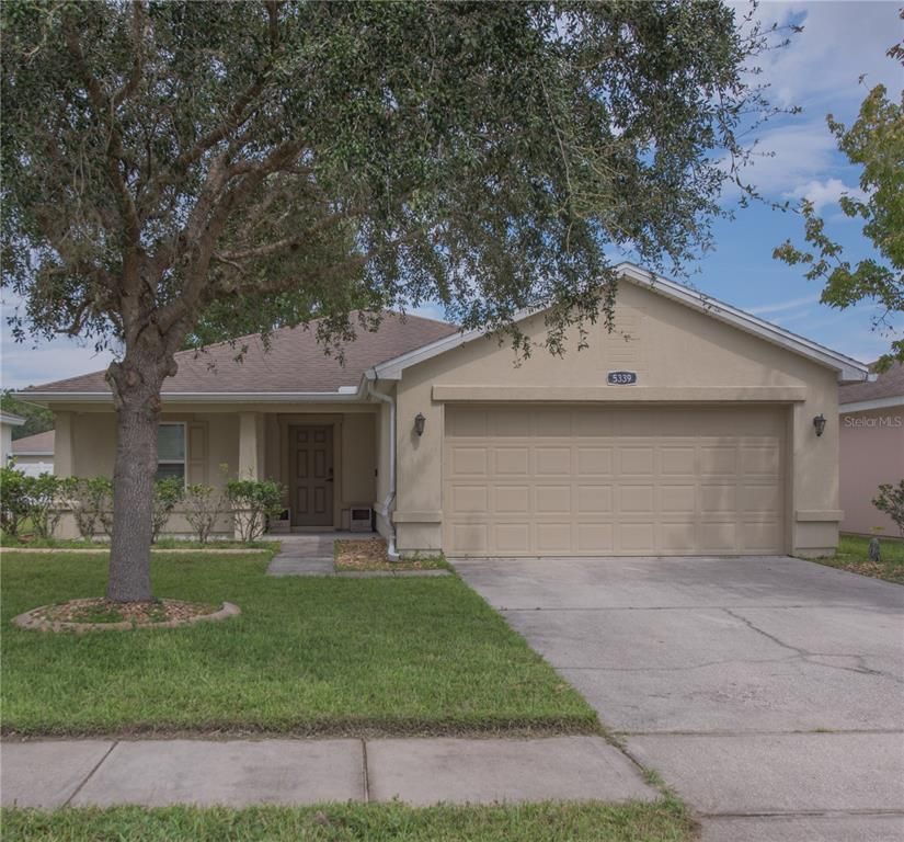 Attached, Exterior, Facade, Ranch