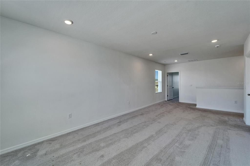 Empty room, Interior, Recessed Lighting
