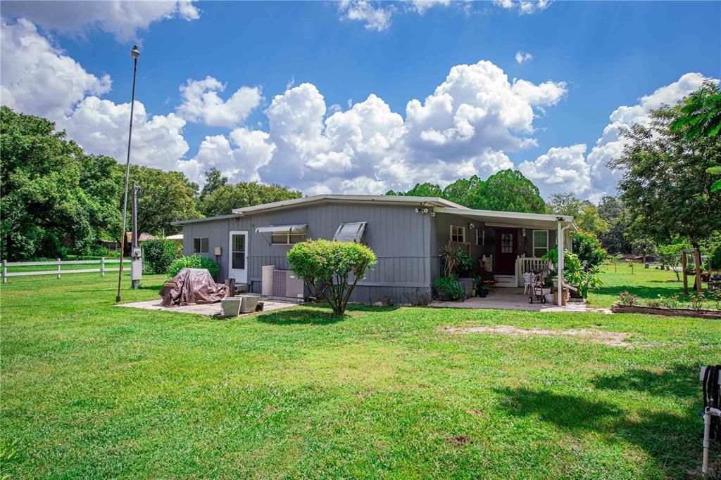 Backyard, Exterior