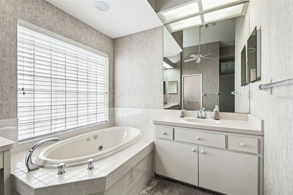 Bathroom, Interior, Recessed Lighting, Tile Countertops
