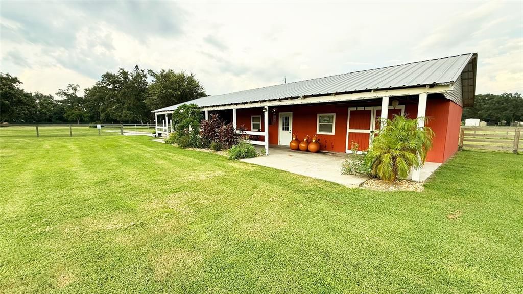Backyard, Exterior