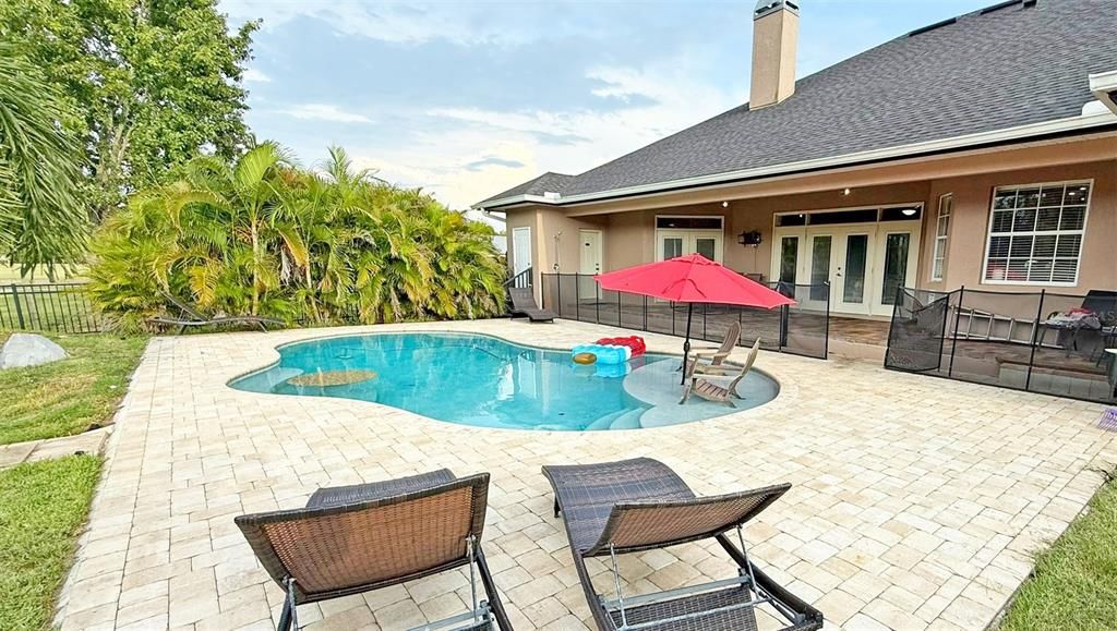 Exterior, Pool
