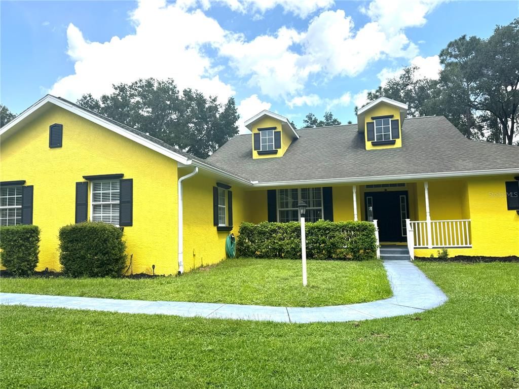 Exterior, Facade, Ranch