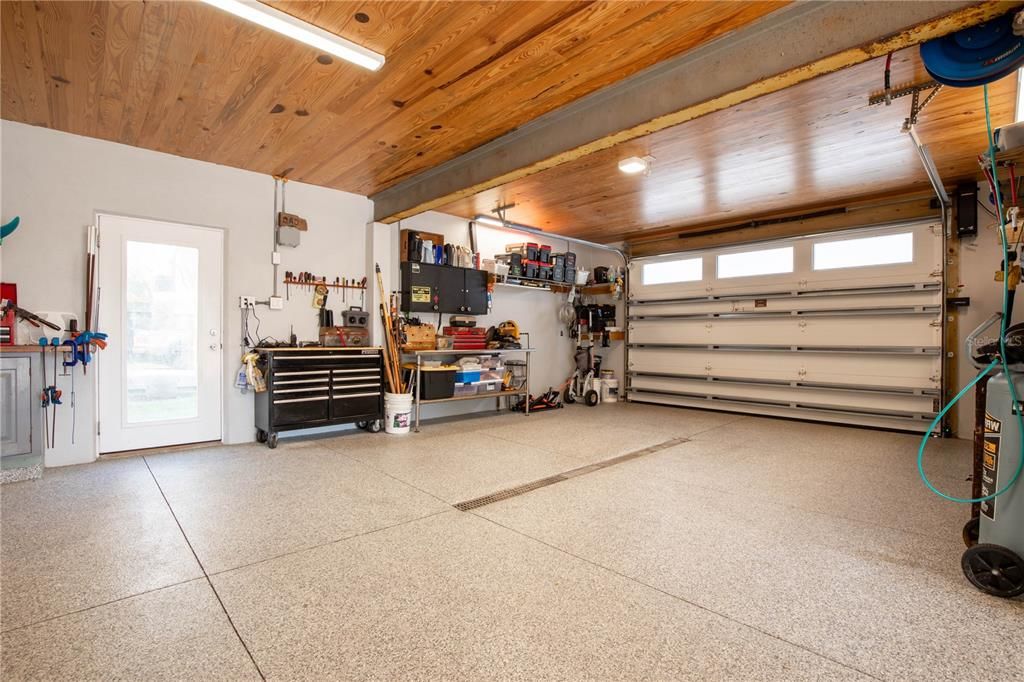 Garage, Interior, Wooden Ceilings