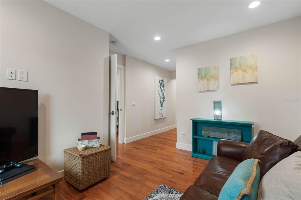 Interior, Recessed Lighting, Wood Texture Flooring