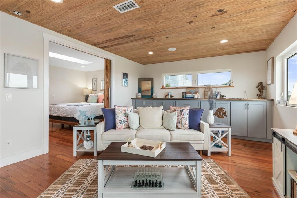 Bedroom, Interior, Living room, Recessed Lighting, Wooden Ceilings, Wood Texture Flooring