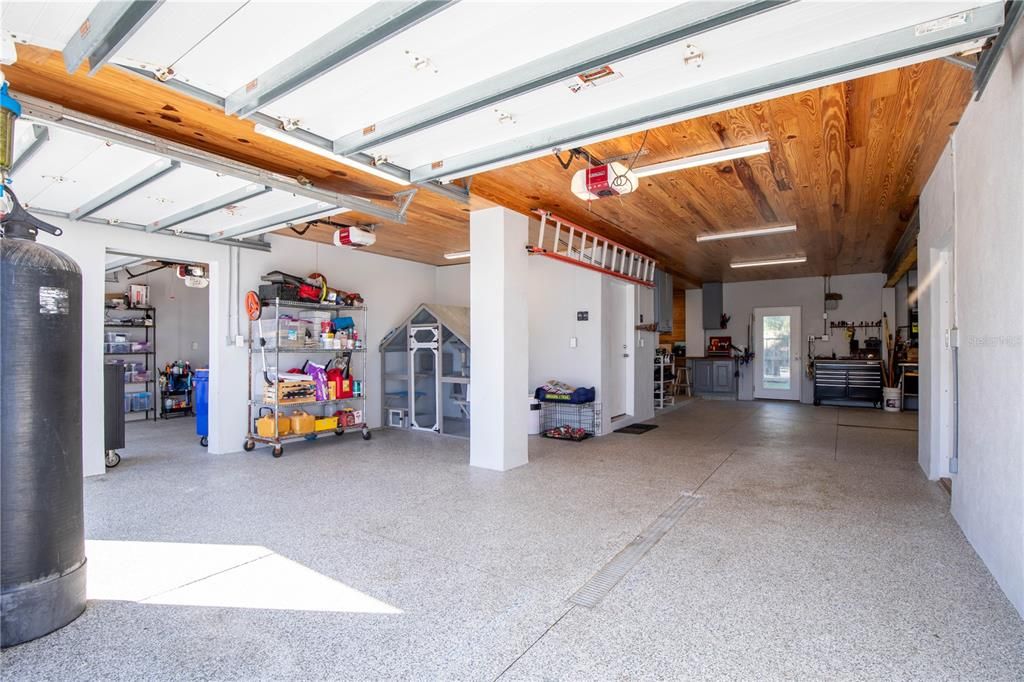 Garage, Interior