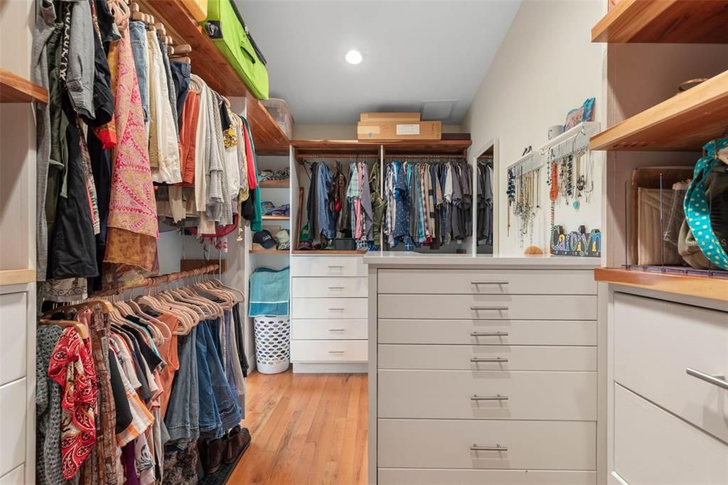 Interior, Recessed Lighting, Walk-in Closets, Wood Texture Flooring